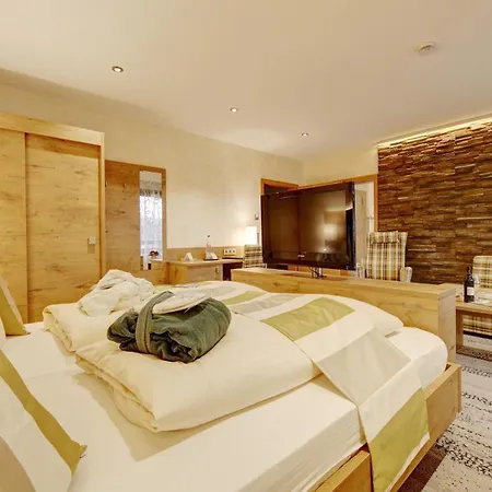 Wellness-hotel Talblick Hotell 3*