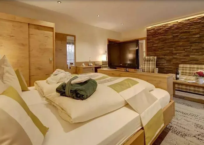 Отель Wellness-hotel Talblick Шёмберг